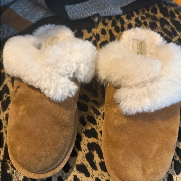 Koolaburra by Ugg Tan Suede Slippers - Picture 4 of 6